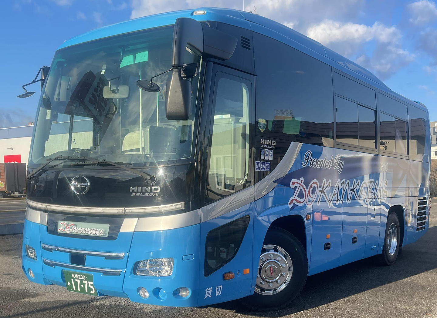 貸切バス　Gala Hi-Decker Short